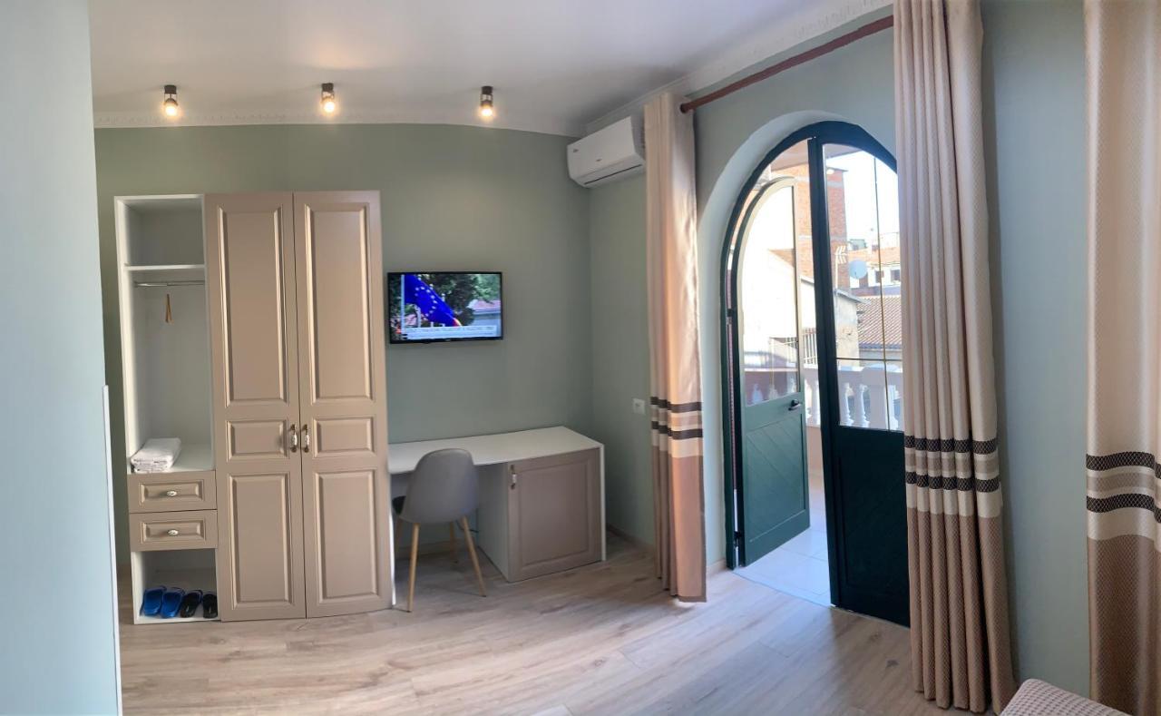 Belux Hotel Tirana Kültér fotó